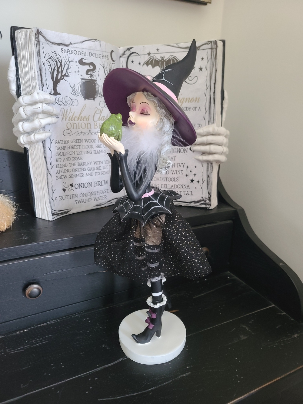 Viral Whimsical Purple-Hat Witch Figurine with Green Frog 16"